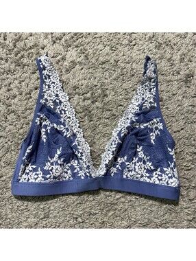 Wacoal Embrace Lace Wire Free Bralette Bra #852191 Size 40 Blue White Lace